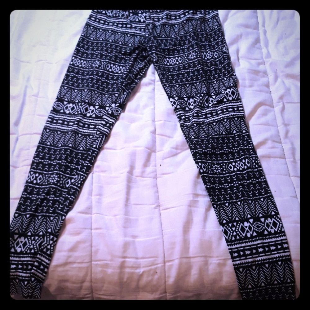 Patterned flirtitude Leggings.